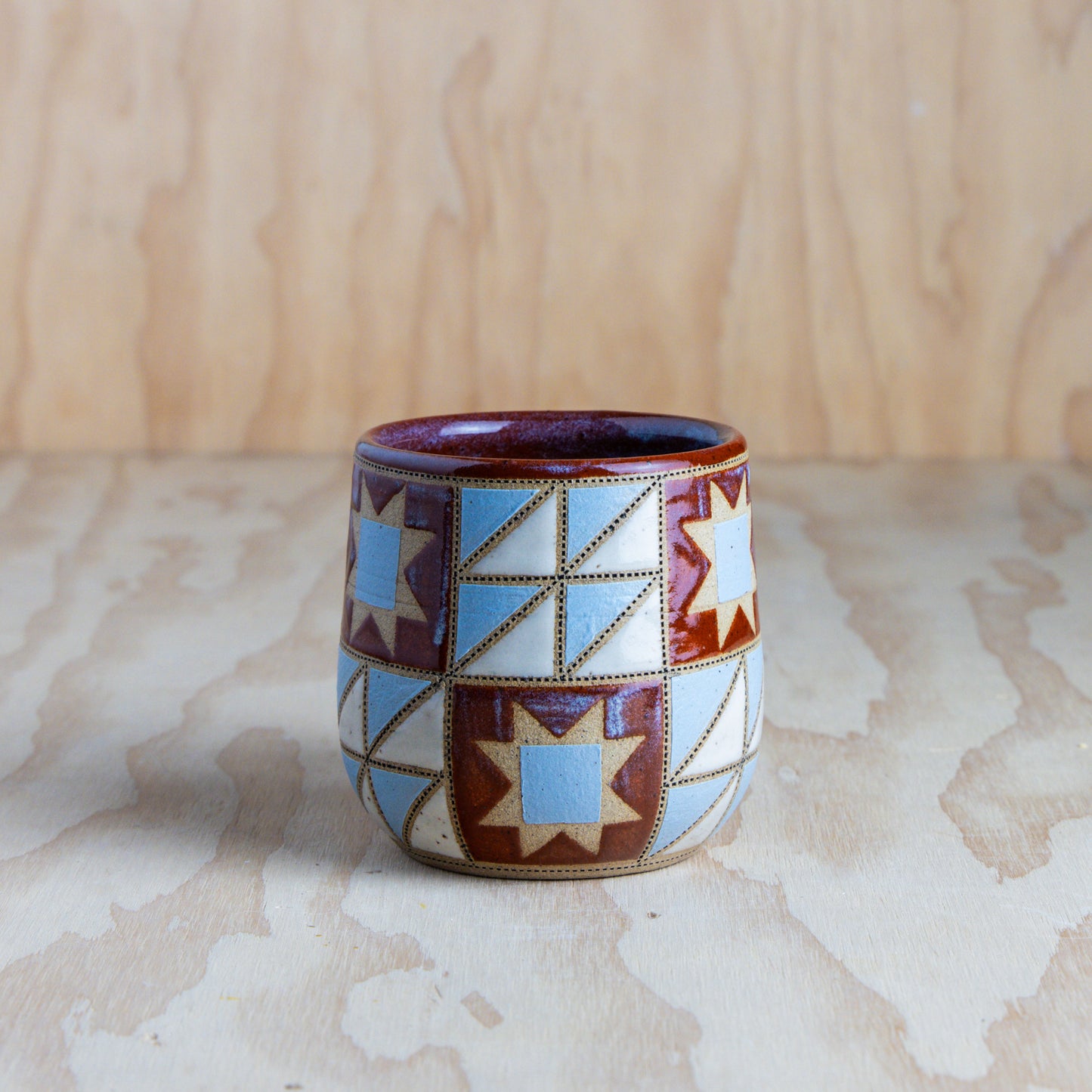 Sawtooth and HST Quilted Mug-Cozy Brown