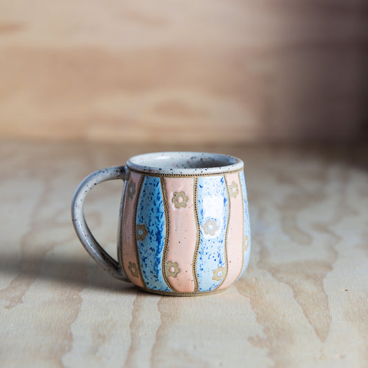 Wavy Flower Stripe Mug-Cream Peach