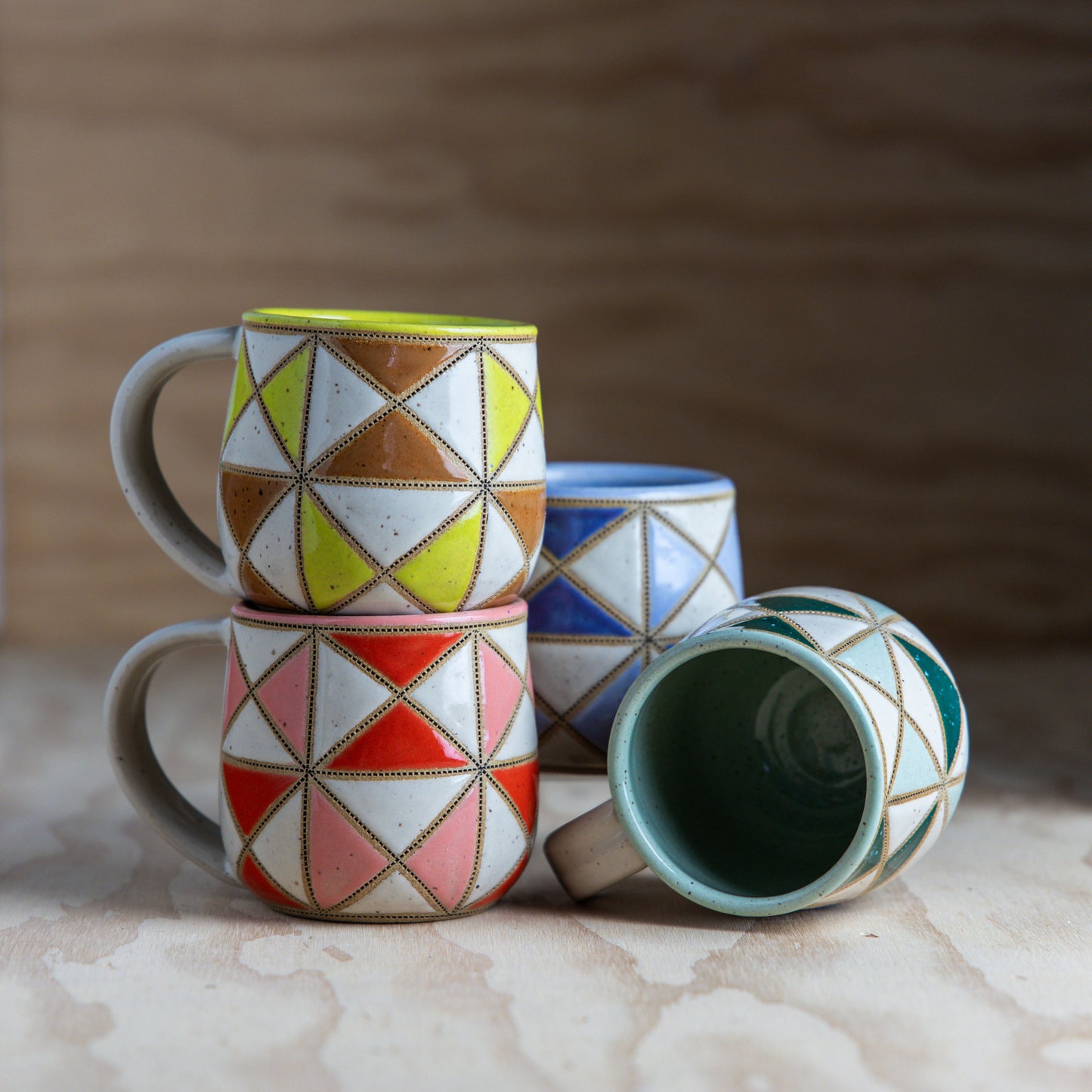 Hourglass Quilt Mug-Pink