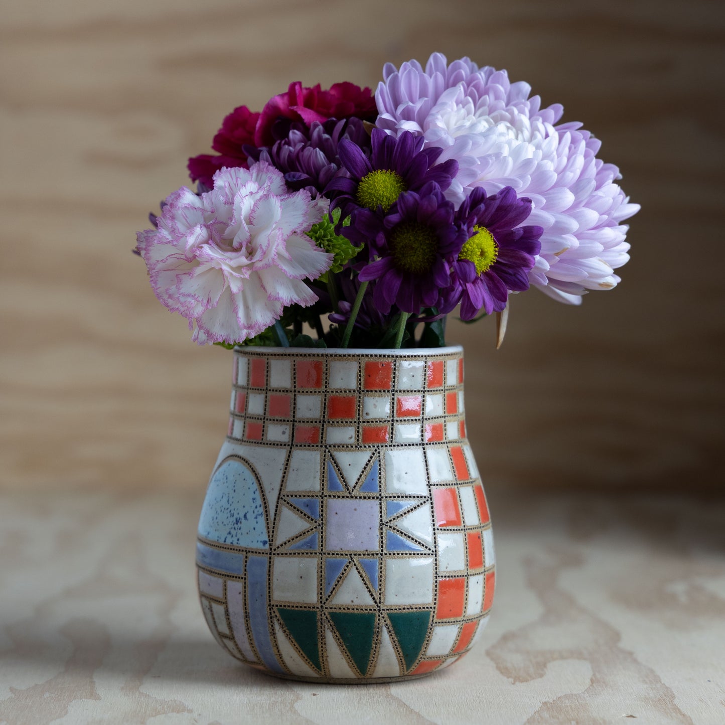 Improv Sawtooth Belly Quilt Vase-Purple/Red