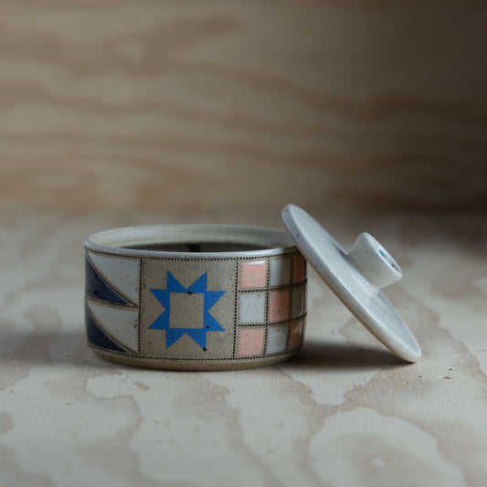 Sawtooth Quilted Jar